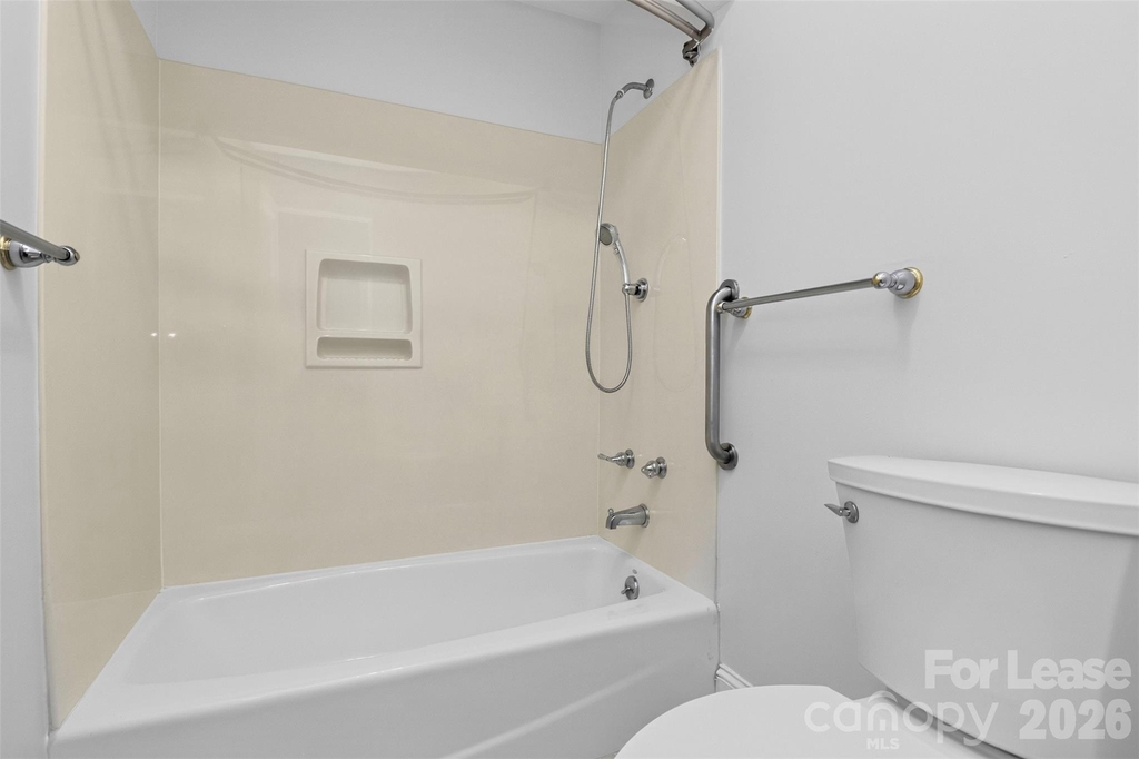 130 W Oak Street - Photo 15