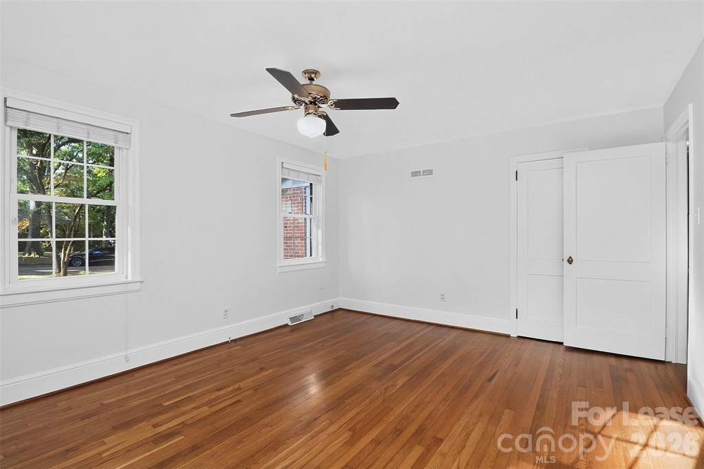 130 W Oak Street - Photo 10