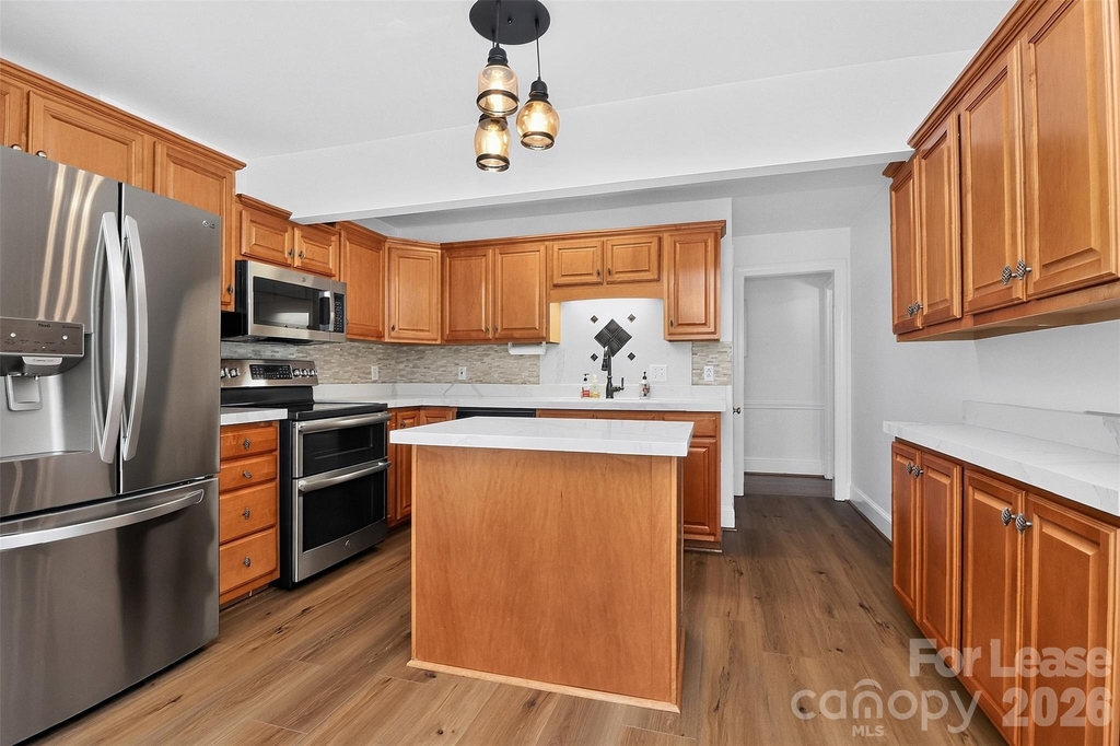 130 W Oak Street - Photo 5
