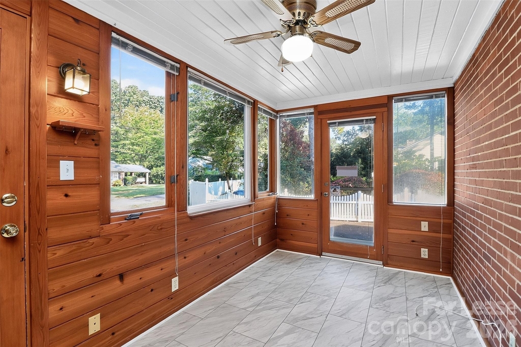 130 W Oak Street - Photo 7