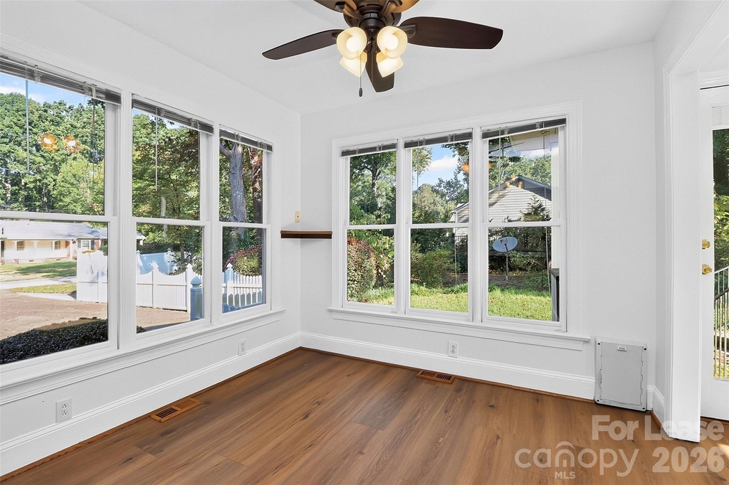 130 W Oak Street - Photo 6
