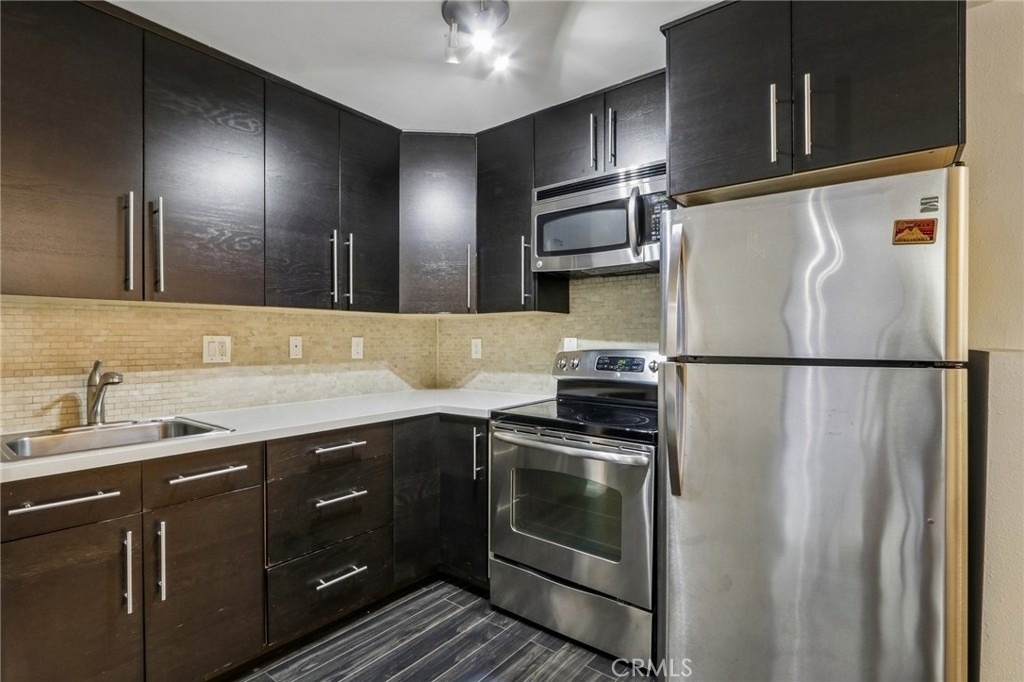 898 Temple Terrace - Photo 8
