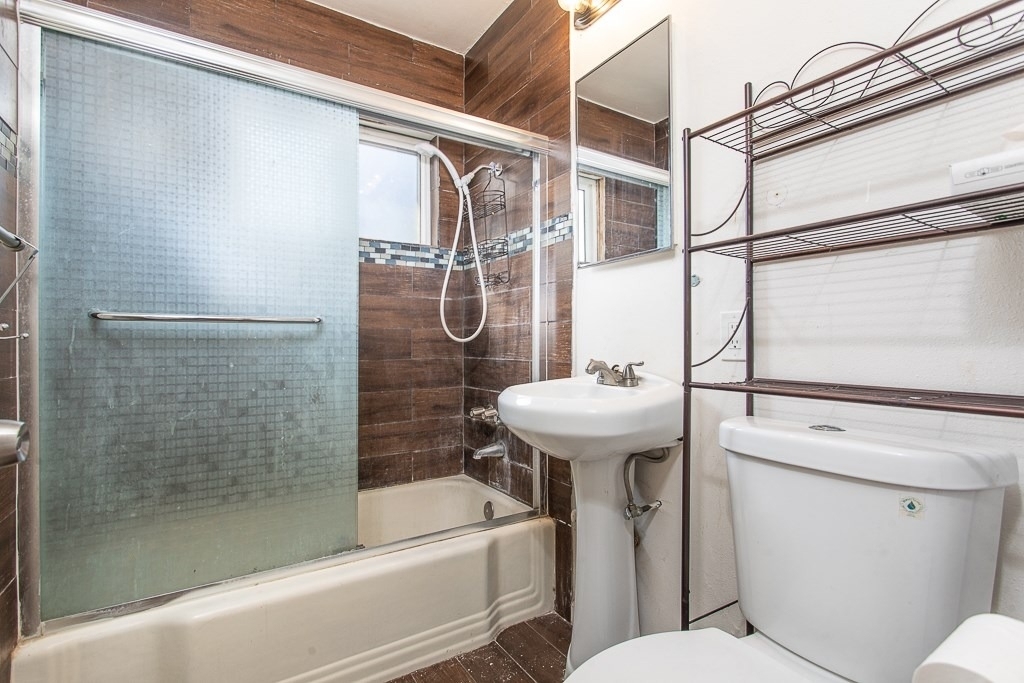 504 W Queen Street - Photo 11