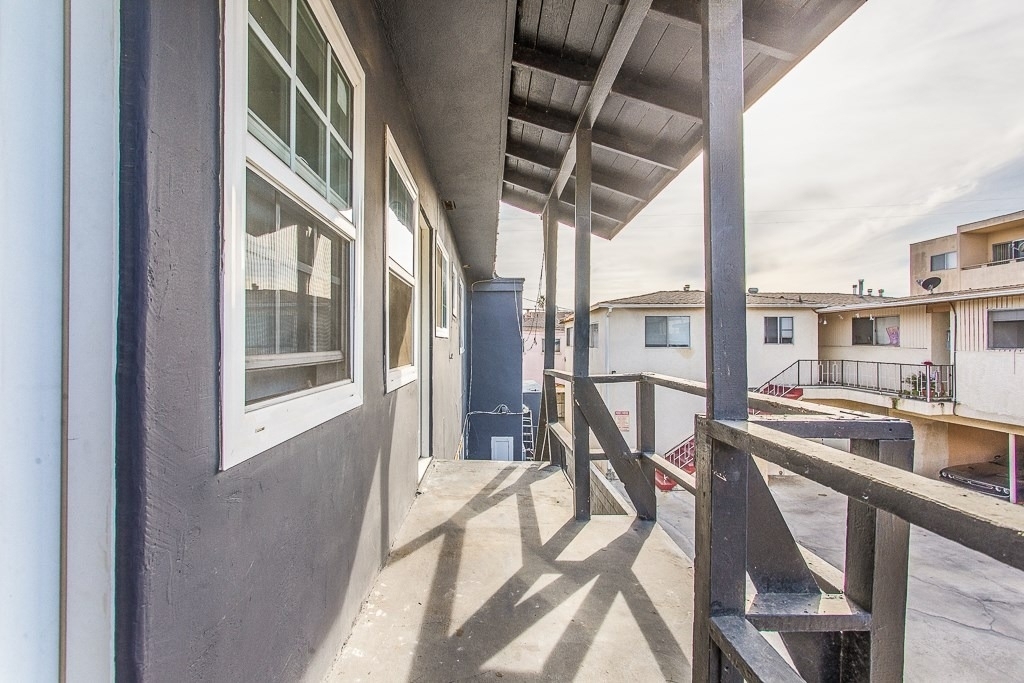 504 W Queen Street - Photo 13