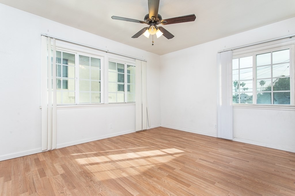 504 W Queen Street - Photo 9