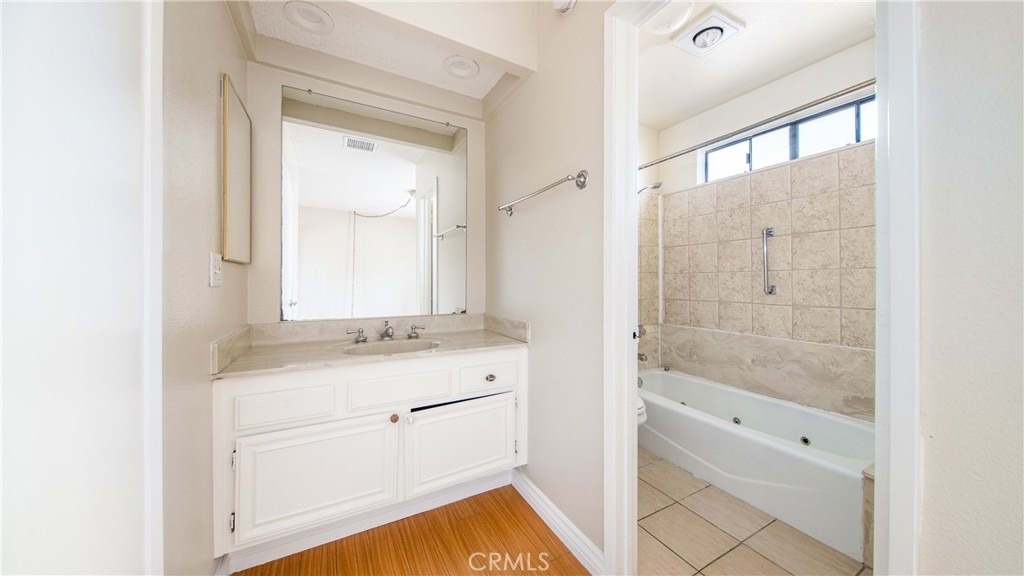 7422 Hazeltine Avenue - Photo 15