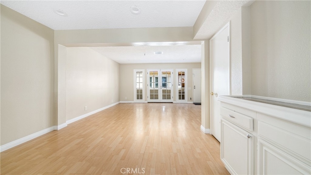 7422 Hazeltine Avenue - Photo 8