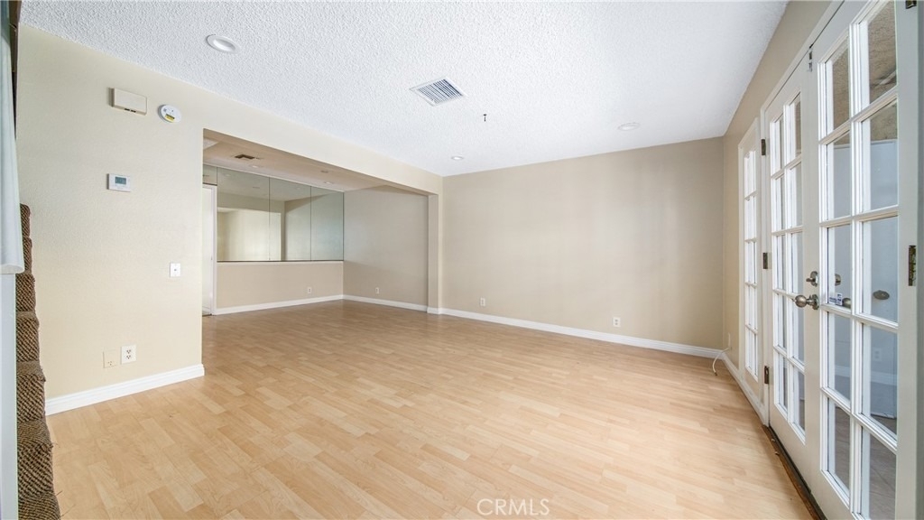 7422 Hazeltine Avenue - Photo 4