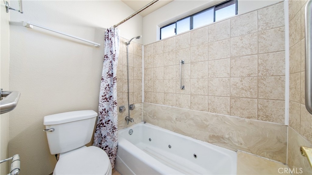7422 Hazeltine Avenue - Photo 16