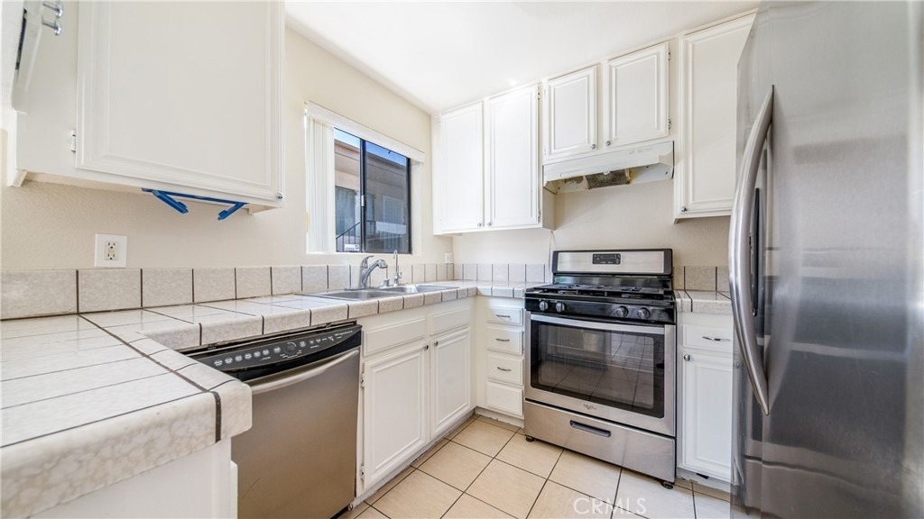 7422 Hazeltine Avenue - Photo 11