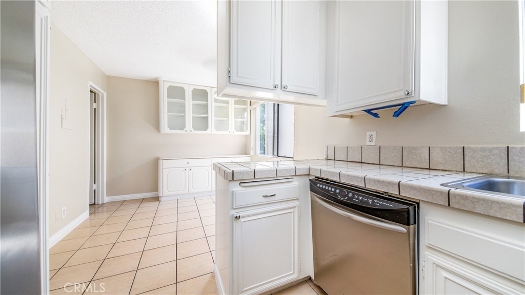 7422 Hazeltine Avenue - Photo 10