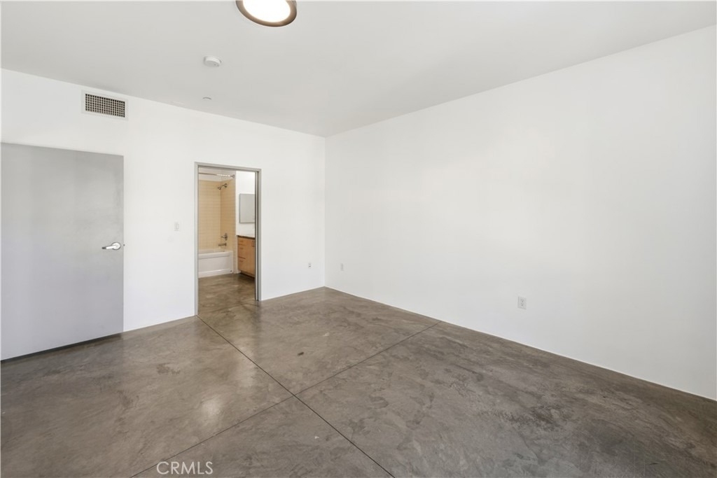 285 W 6th Street - Photo 11
