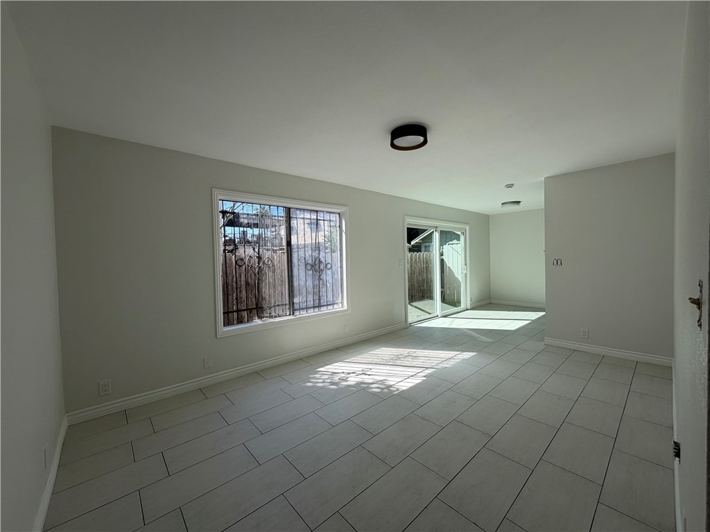 2052 Lewis - Photo 4