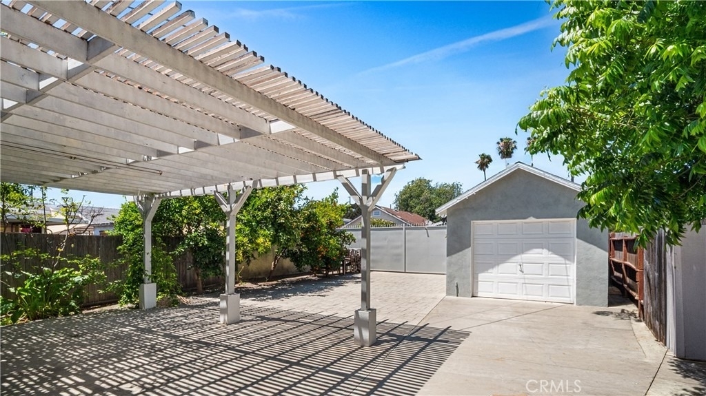 1849 W 38th Street - Photo 24