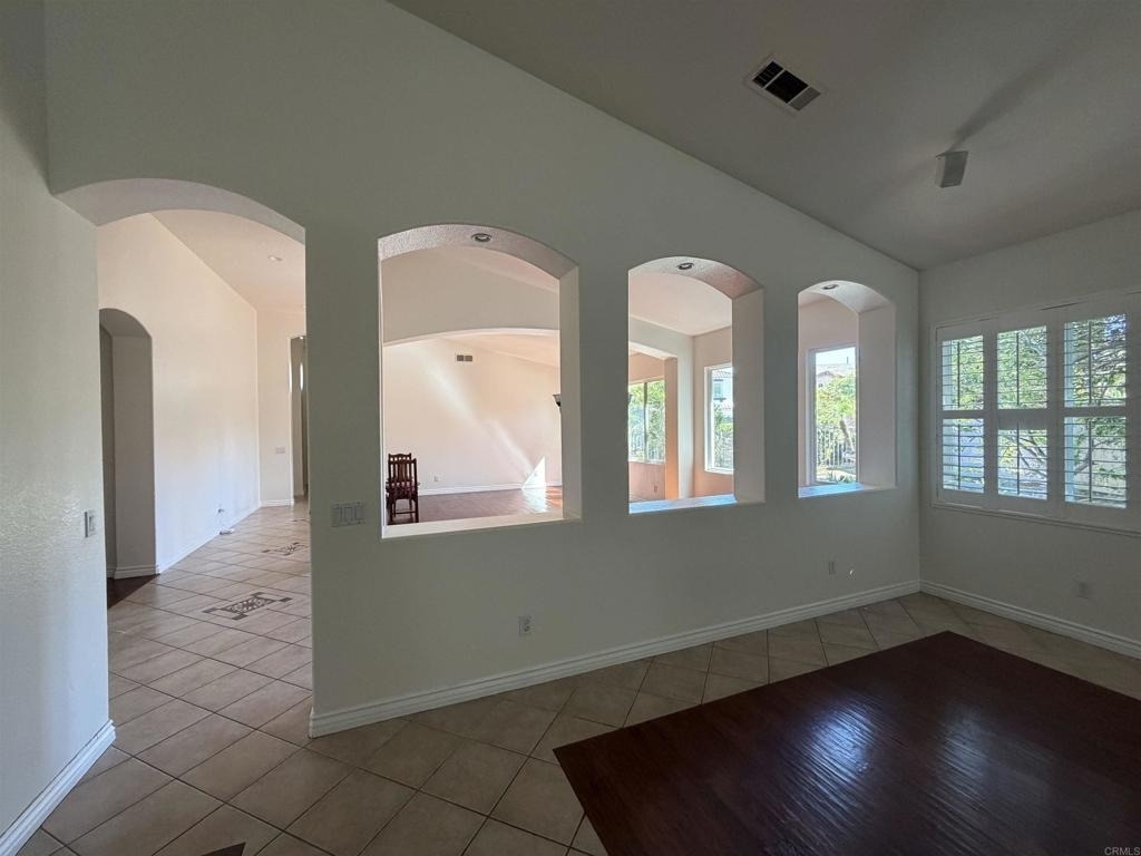 1362 S Creekside Drive - Photo 2