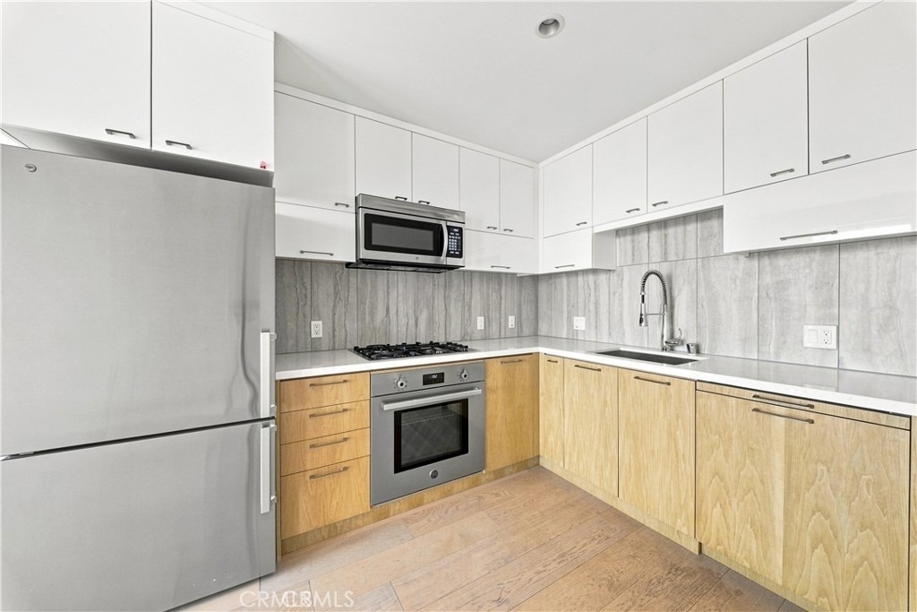 400 S Broadway - Photo 10