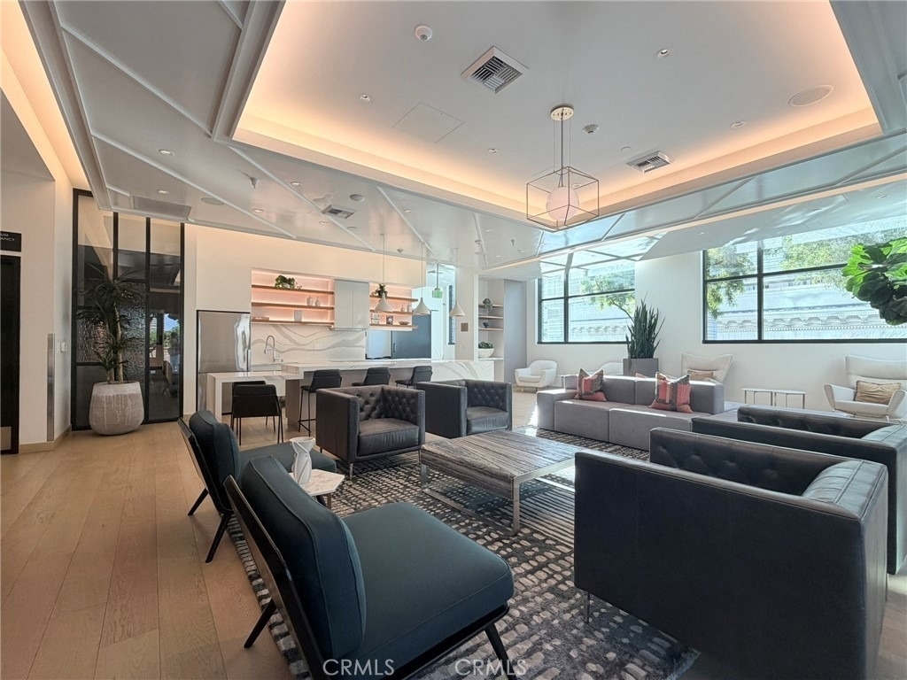 400 S Broadway - Photo 12