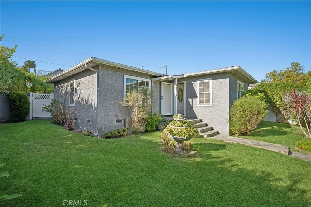 421 Catalina - Photo 0