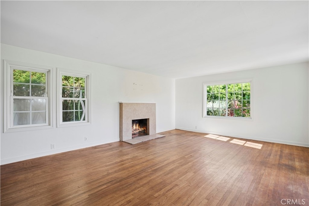421 Catalina - Photo 1