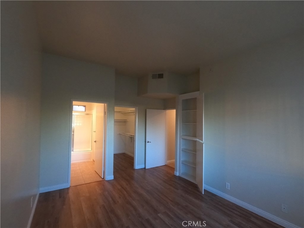 5060 Kester Avenue - Photo 9