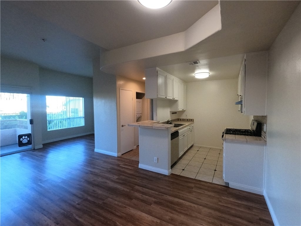 5060 Kester Avenue - Photo 1