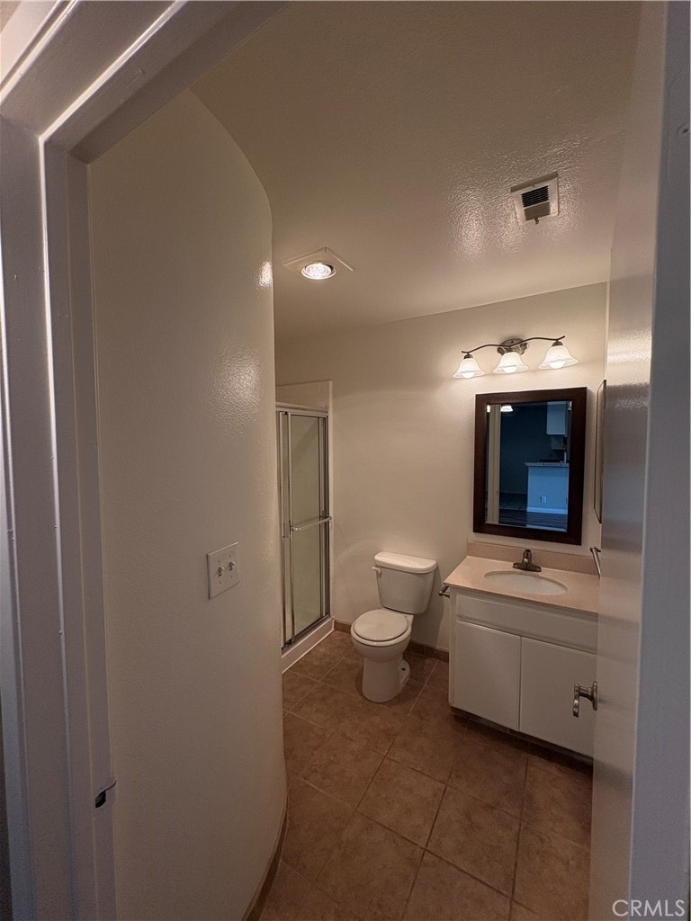 5060 Kester Avenue - Photo 14