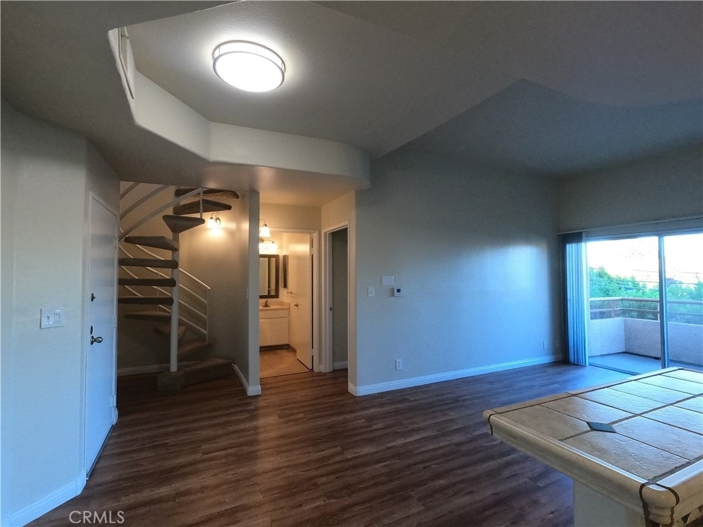 5060 Kester Avenue - Photo 15