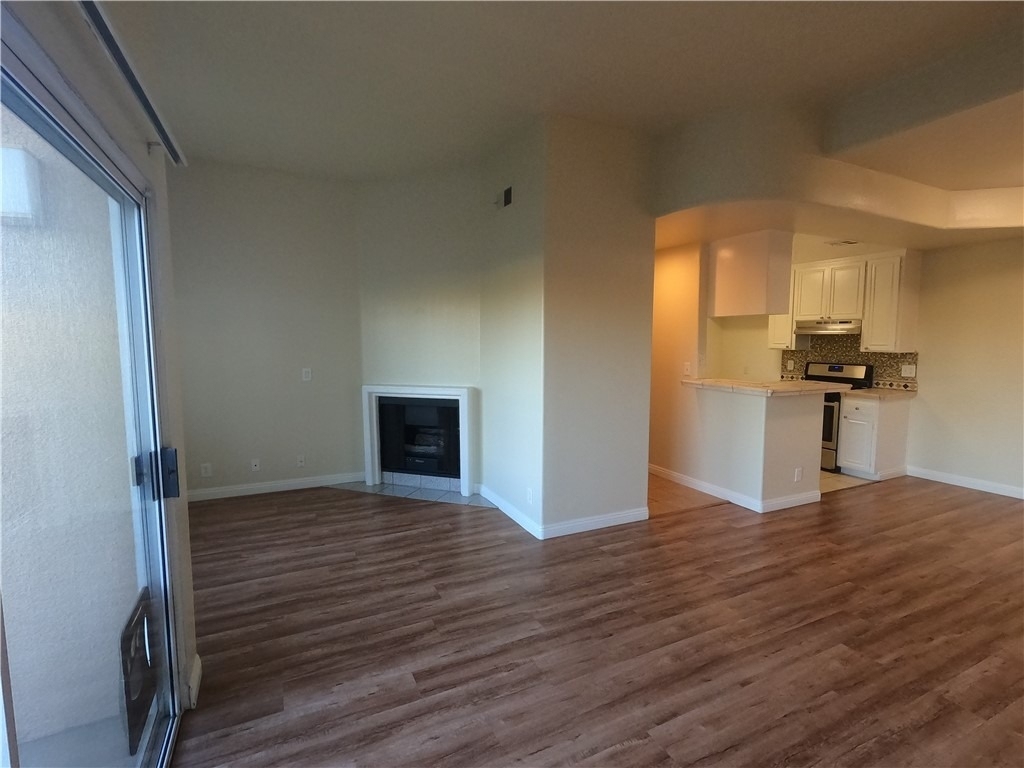 5060 Kester Avenue - Photo 2