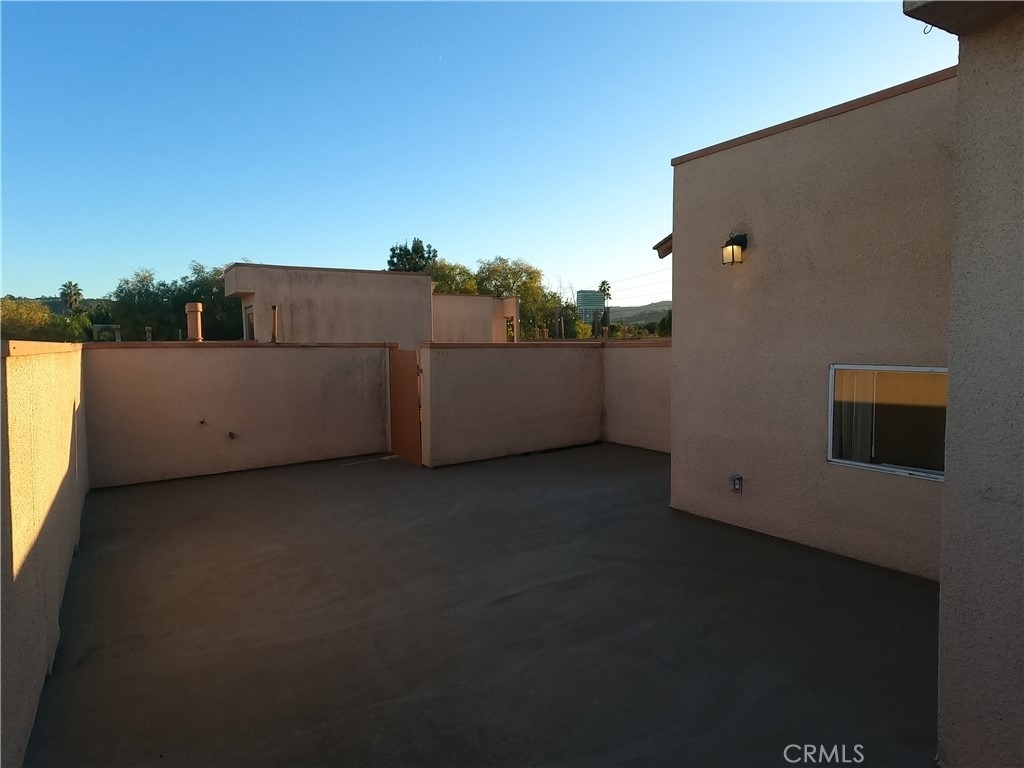 5060 Kester Avenue - Photo 22