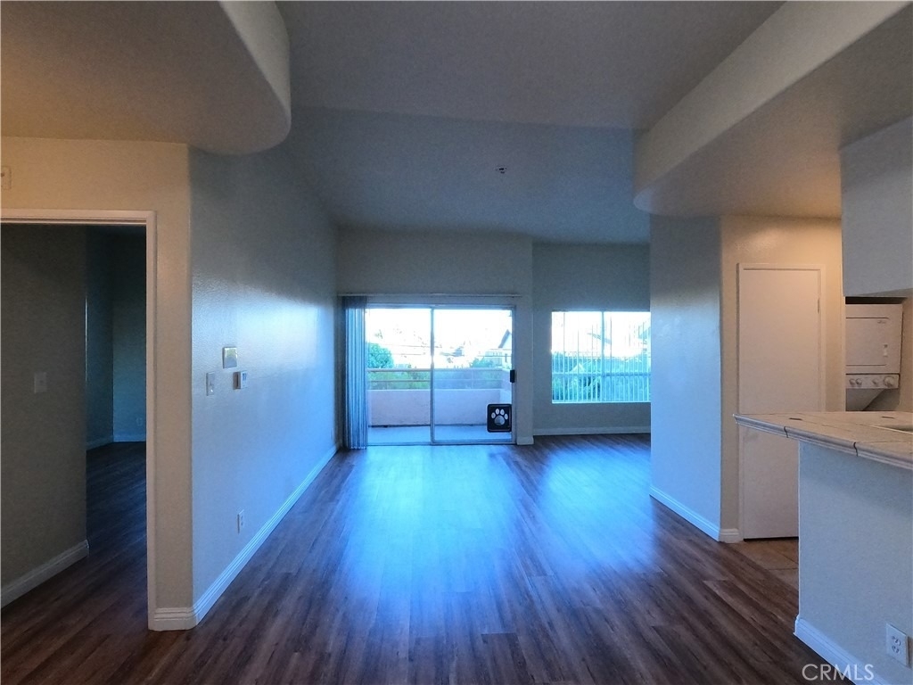 5060 Kester Avenue - Photo 4