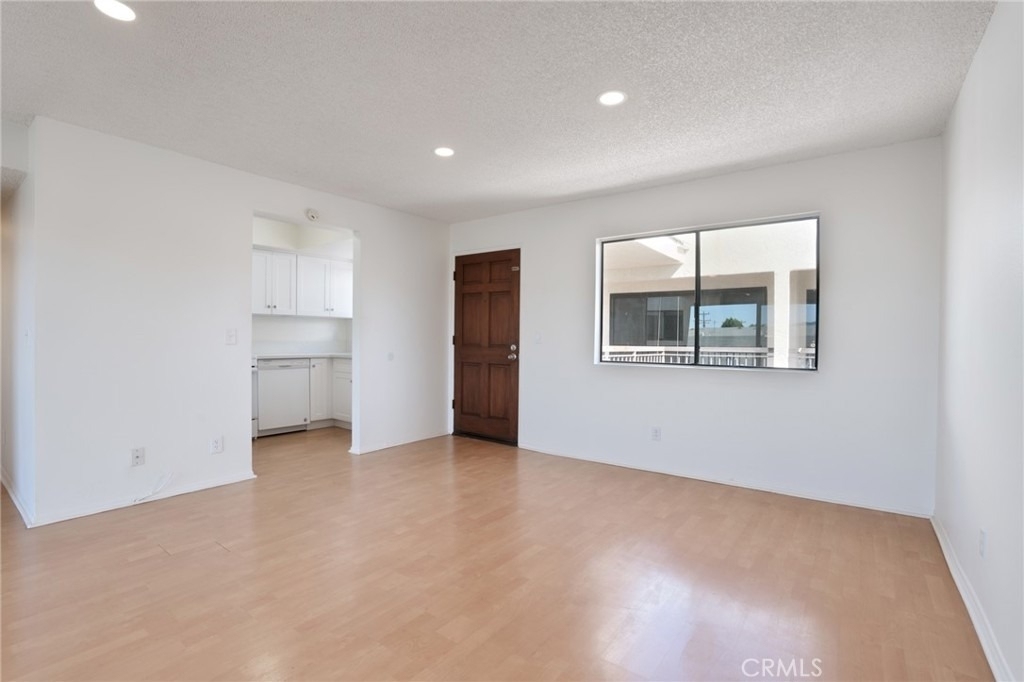 814 E Windsor Road - Photo 5