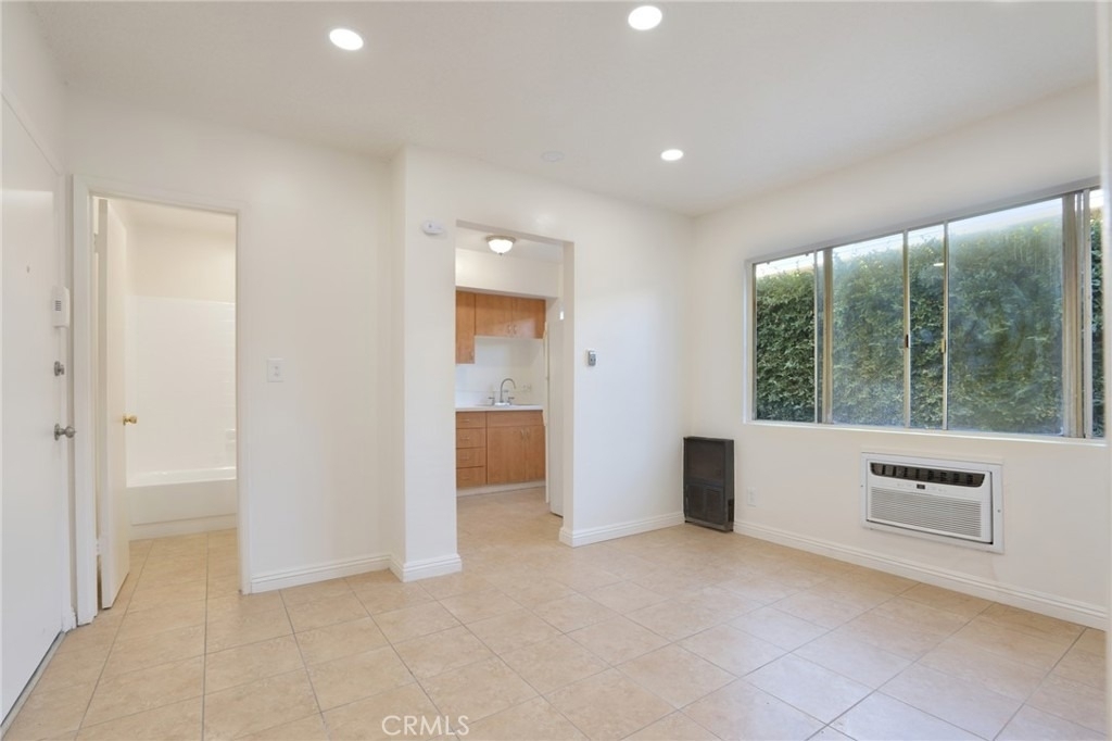 915 E Palmer Avenue - Photo 9