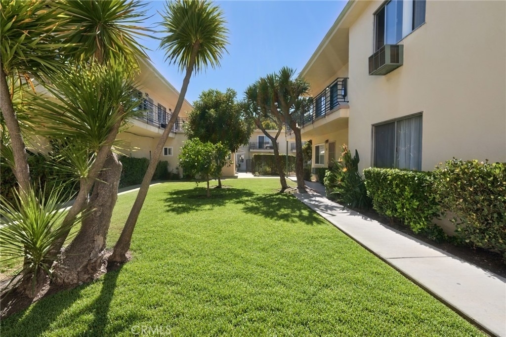 915 E Palmer Avenue - Photo 14
