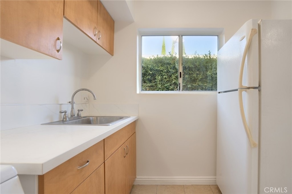 915 E Palmer Avenue - Photo 8