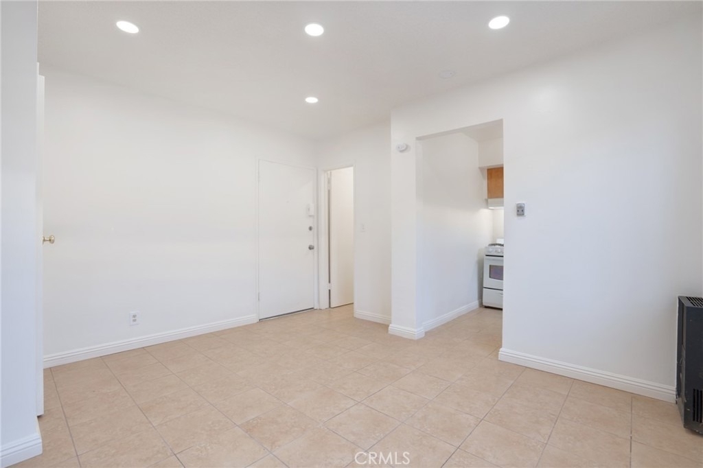 915 E Palmer Avenue - Photo 4