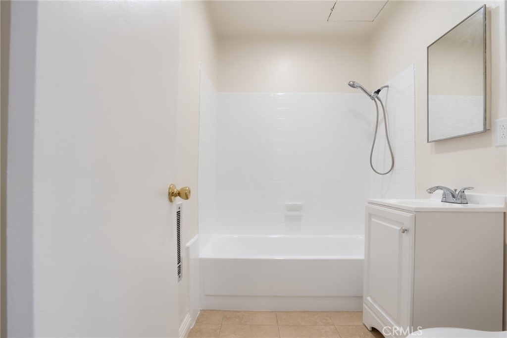 915 E Palmer Avenue - Photo 10