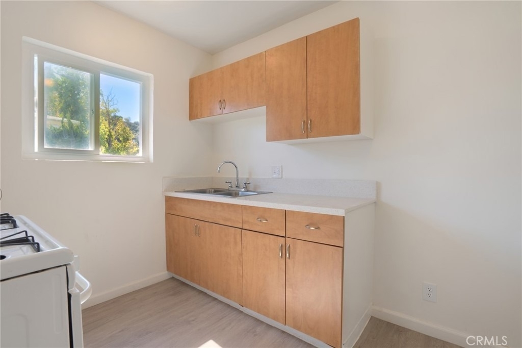 915 E Palmer Avenue - Photo 12
