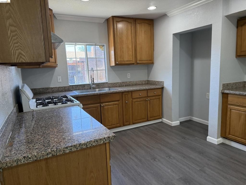1934 Lavonne Avenue - Photo 3