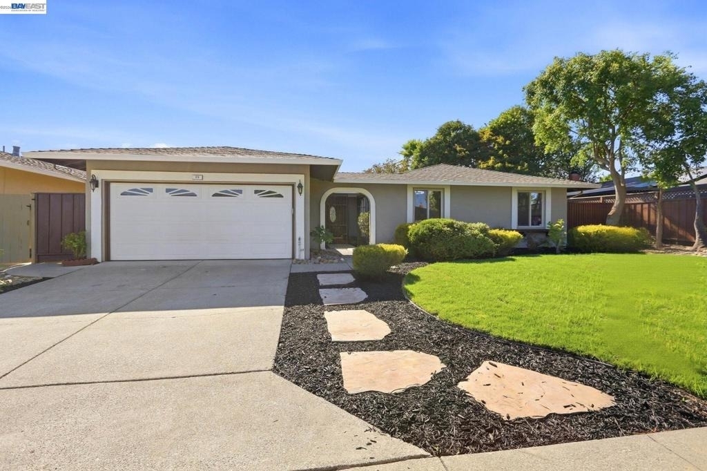 25 Tareyton Ct - Photo 0