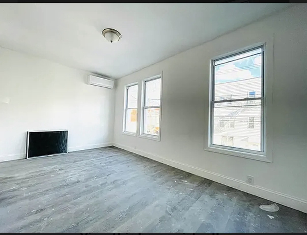 West 15th Street - Photo 3