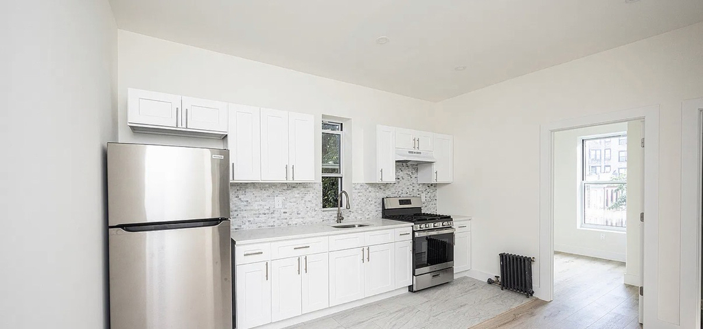 Patchen Avenue - Photo 1