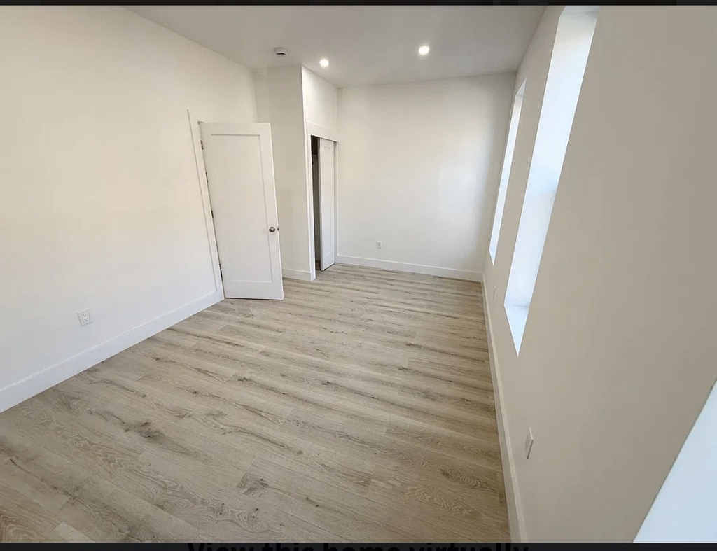 Patchen Avenue - Photo 2