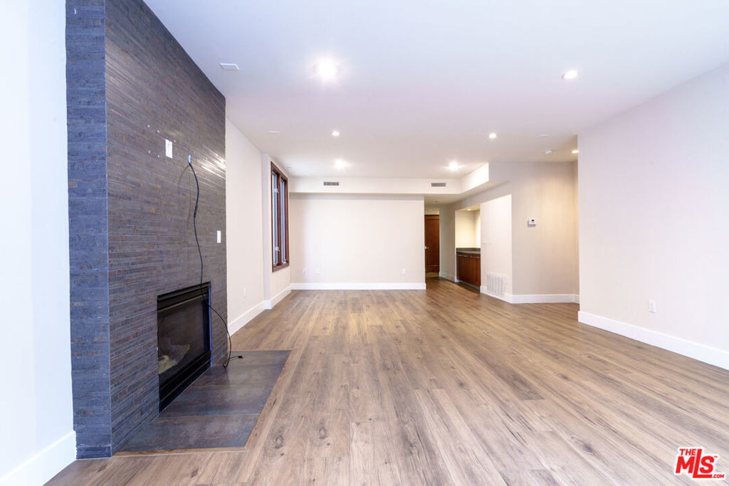 1929 Selby Avenue - Photo 2