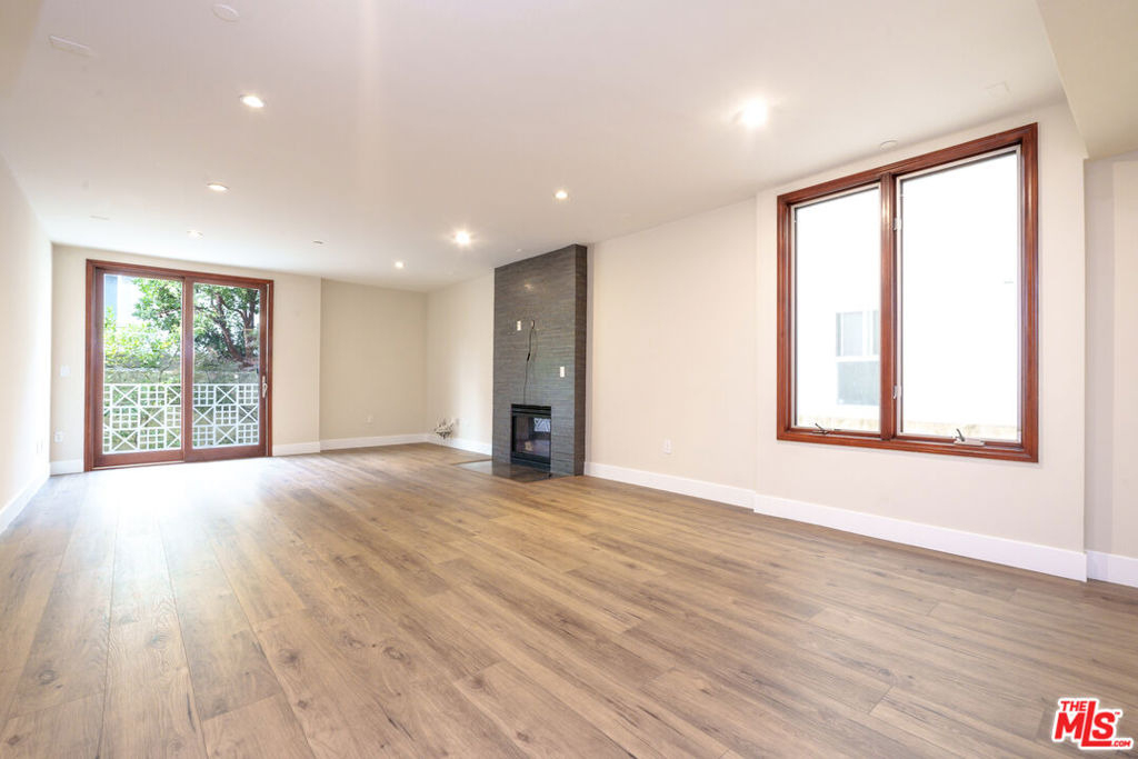 1929 Selby Avenue - Photo 1
