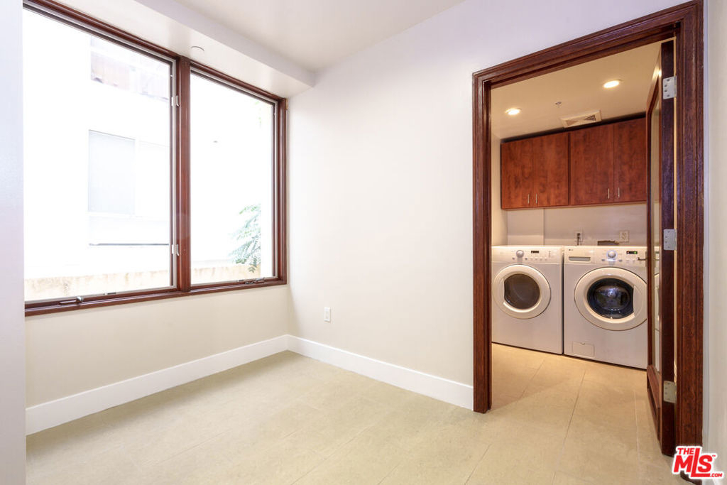 1929 Selby Avenue - Photo 8