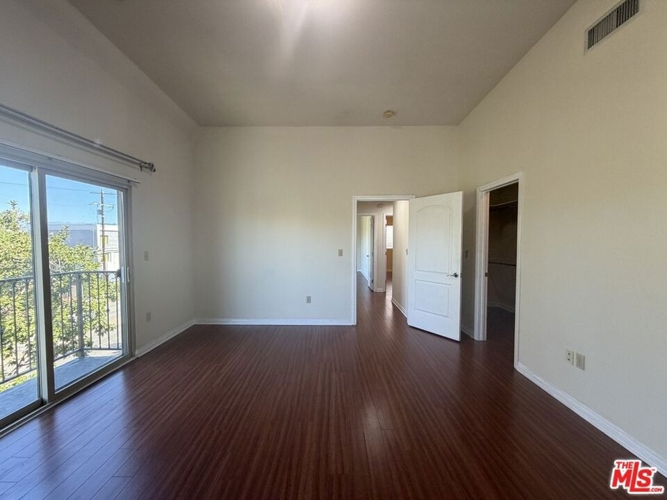 15024 Magnolia Boulevard - Photo 20