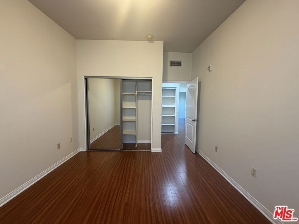 15024 Magnolia Boulevard - Photo 11