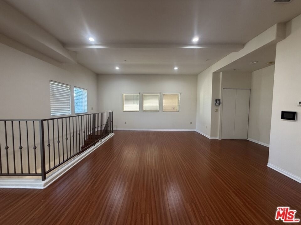 15024 Magnolia Boulevard - Photo 1