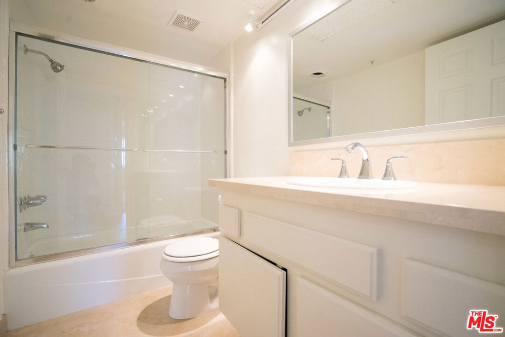 1508 Veteran Avenue - Photo 12