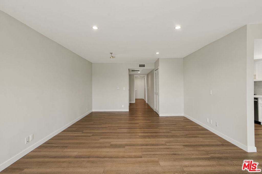 1470 Rexford Drive - Photo 14